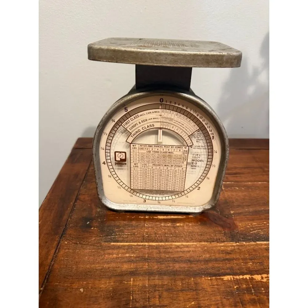 vintage Pelouze mechanical postal scale